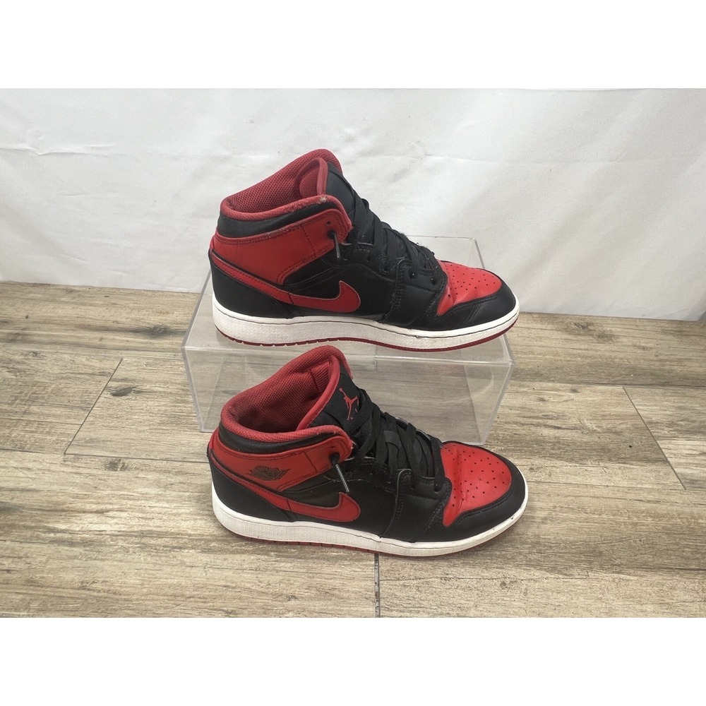 Nike Air Jordan 1 Mid Bred Youth Size 7Y Womens Sz 8.5 Black Red Sneaker Shoes - Picture 2 of 16